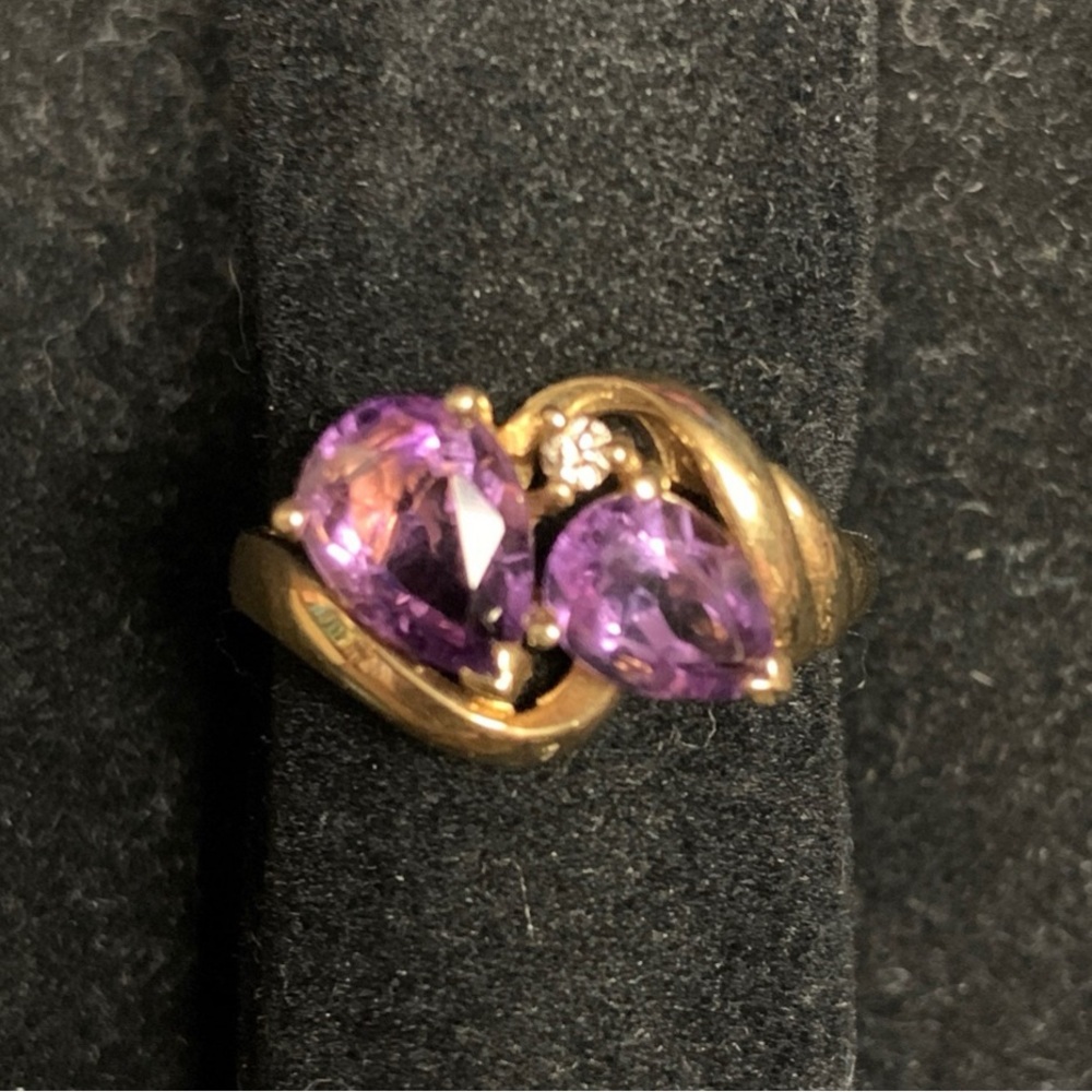 Elegant Purple and Gold Women's Ring